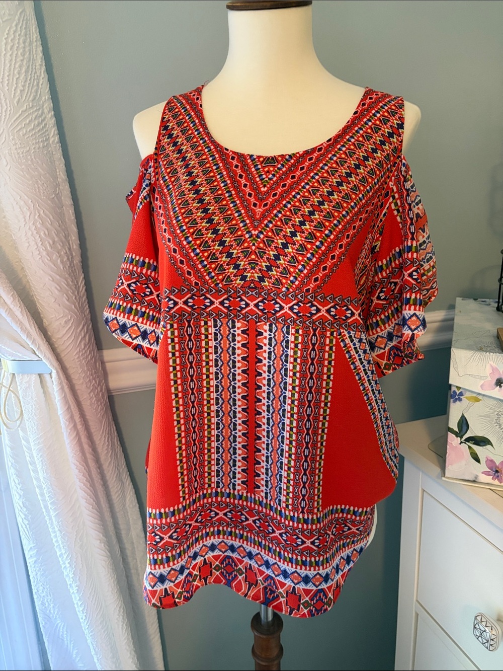 Women’s Red Patterned Cold-Shoulder Top